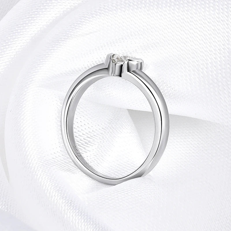 Aveline Ring
